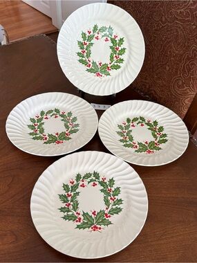 Set of 4 VTG SCIO Japan Holly Christmas Swirl Scalloped 10 1/8” Dinner Plates #3